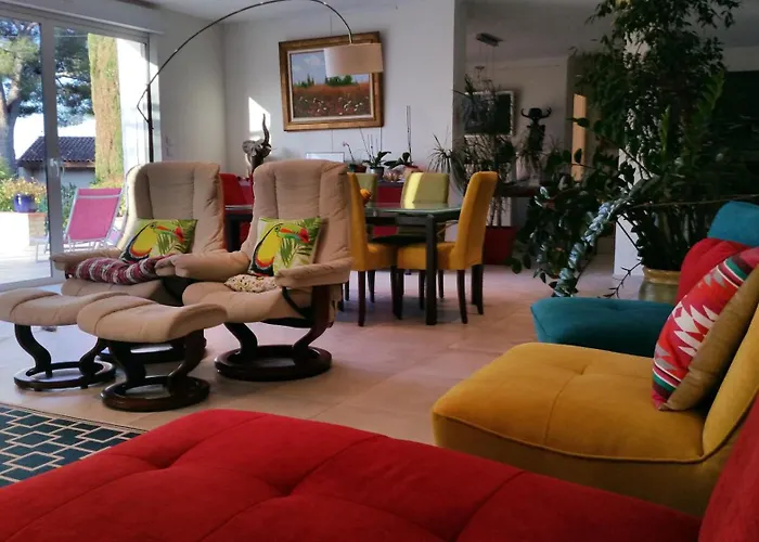 Datimbi Avec Piscine Вилла Бандоль